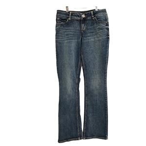 Maurices whiskers faded sz 1/2 Short low rise jeans